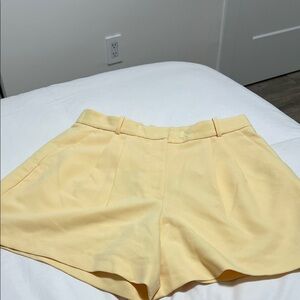 Abercrombie Yellow Women's Curve Love Tailored Shorts